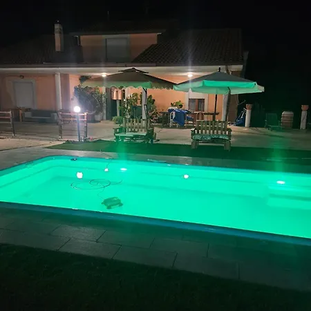 Marusia Guest house Tollo